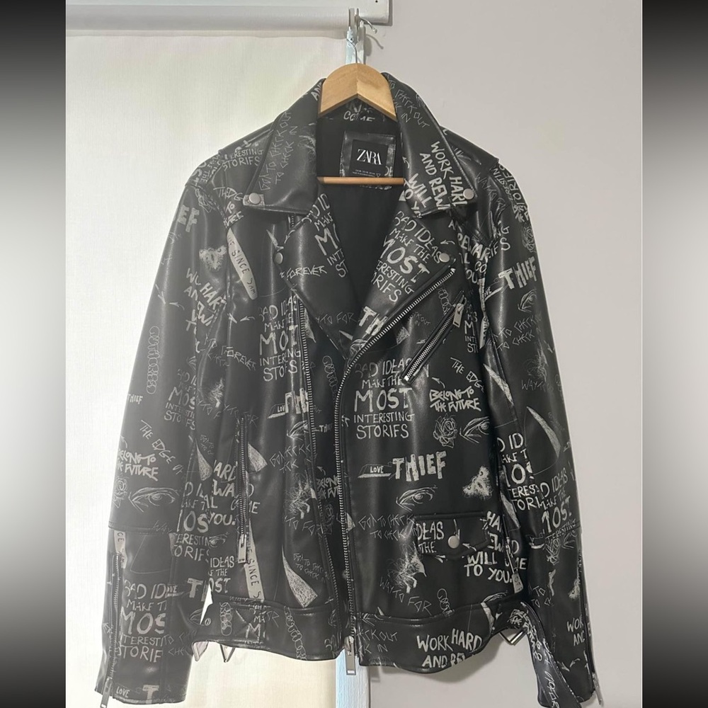 199$ for 5pcs/All Jackets are in Good condition/ Will fit to medium & Large size